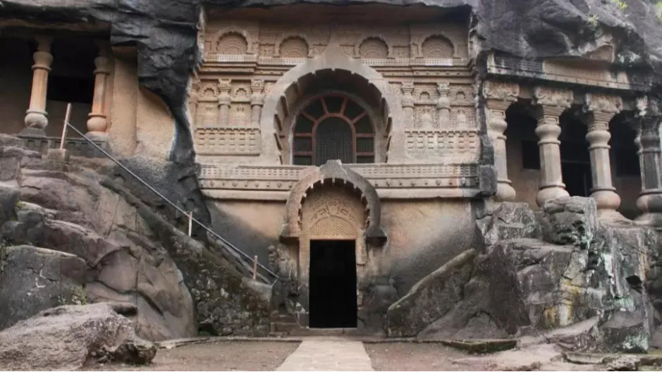 Pandav Leni